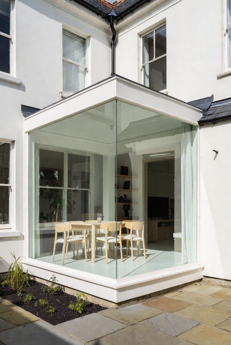 12 Elegant Glass Extensions That Blend Perfectly with Traditional ...